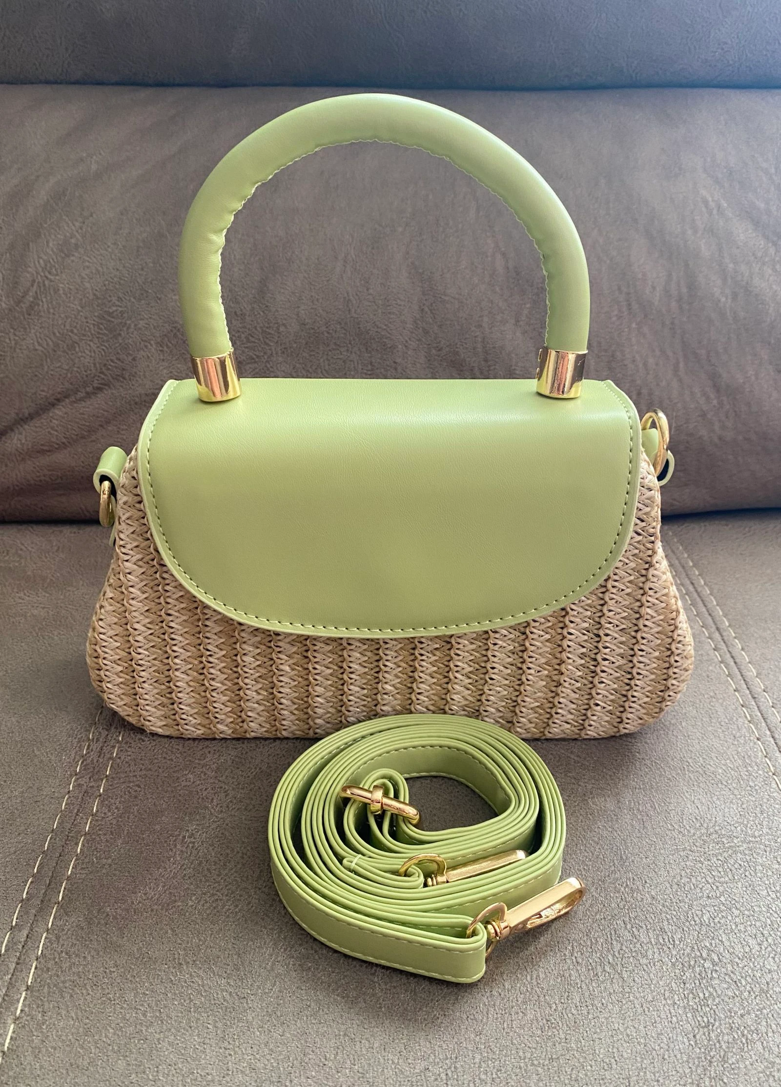Bolso Cofre de Rafia y Polipiel verde pistacho 